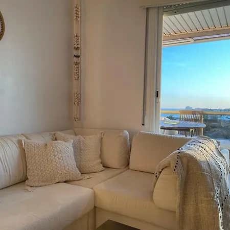 Apartment Frente Al Mar Con Piscina Sitges