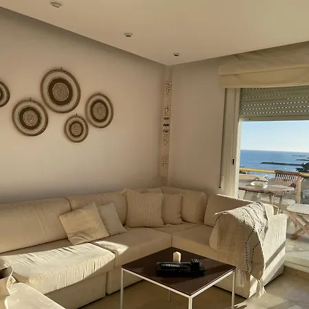 Frente Al Mar Con Piscina Apartamento *